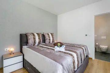 4-Bedroom Villa with Pool & Sea View in Kremenići