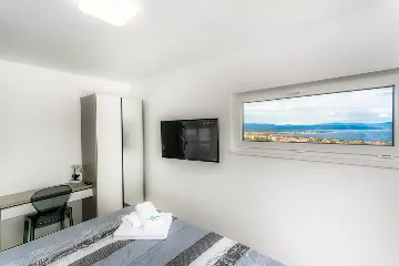 4-Bedroom Villa with Pool & Sea View in Kremenići