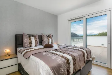 4-Bedroom Villa with Pool & Sea View in Kremenići