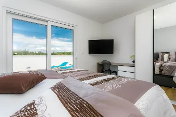 4-Bedroom Villa with Pool & Sea View in Kremenići