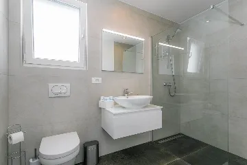 4-Bedroom Villa with Pool & Sea View in Kremenići