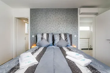 4-Bedroom Villa with Pool & Sea View in Kremenići