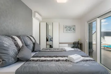 4-Bedroom Villa with Pool & Sea View in Kremenići