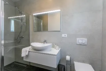 4-Bedroom Villa with Pool & Sea View in Kremenići