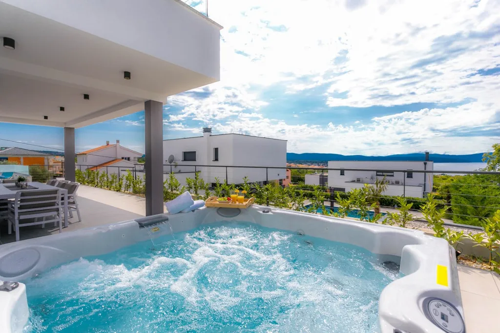 4-Bedroom Villa with Pool & Sea View in Kremenići