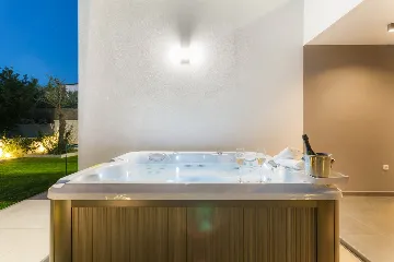 4-Bedroom Villa with Pool & Sea View in Kremenići