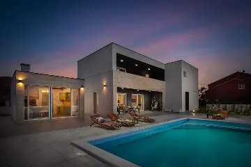 Privlaka 4-Bedroom House with Pool for 8