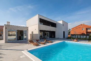 Privlaka 4-Bedroom House with Pool for 8
