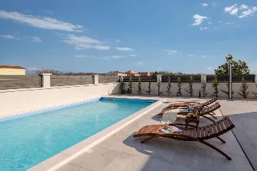 Privlaka 4-Bedroom House with Pool for 8