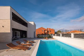 Privlaka 4-Bedroom House with Pool for 8