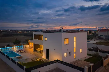 Privlaka 4-Bedroom House with Pool for 8