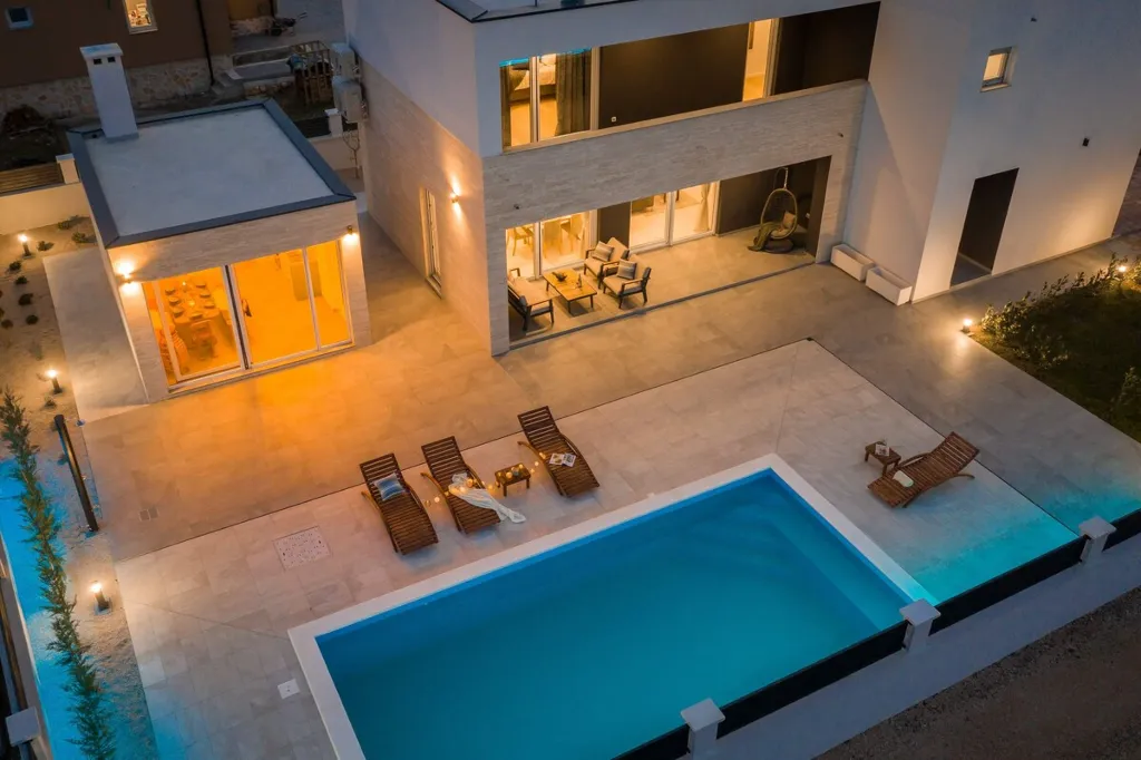 Privlaka 4-Bedroom House with Pool for 8
