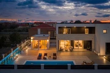 Privlaka 4-Bedroom House with Pool for 8