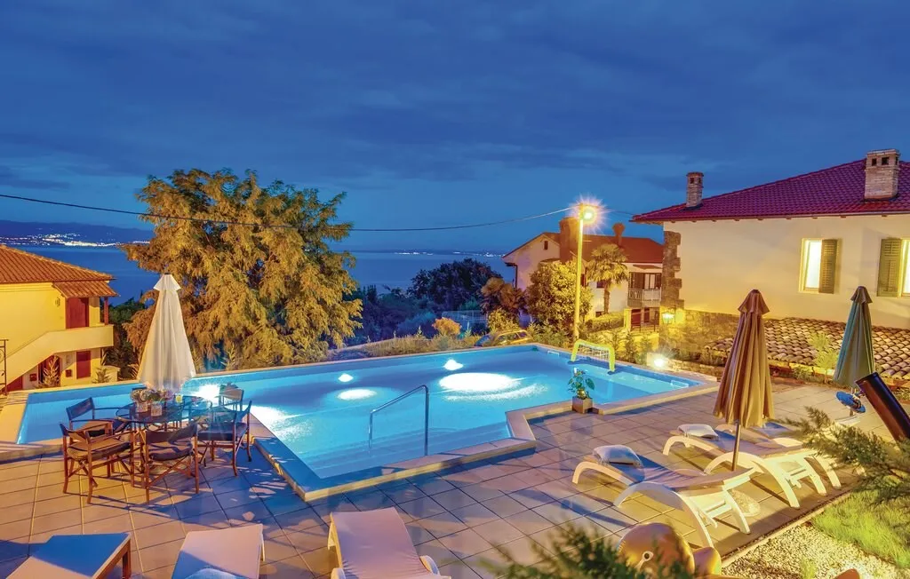 Stone Villa with Pool and Kvarner Bay View, Ičići