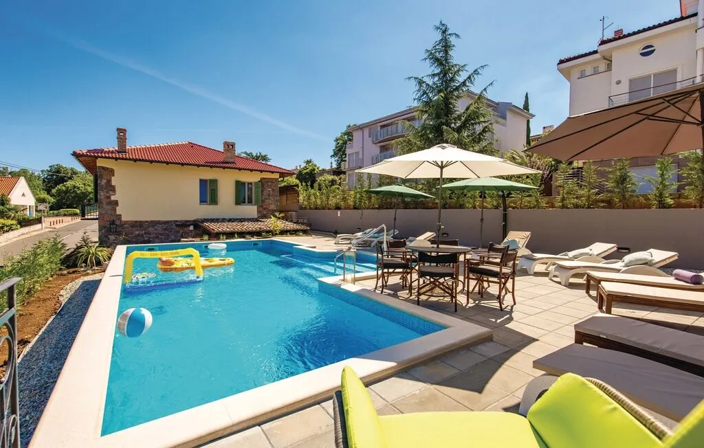Stone Villa with Pool and Kvarner Bay View, Ičići