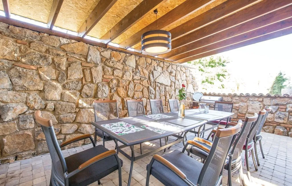 Stone Villa with Pool and Kvarner Bay View, Ičići