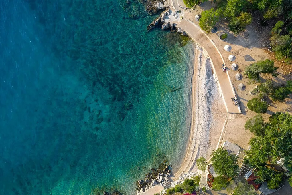 House in Pinezići for up to 10 Guests with Pool