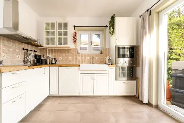 3-Bedroom House with Pool in Garica, Croatia