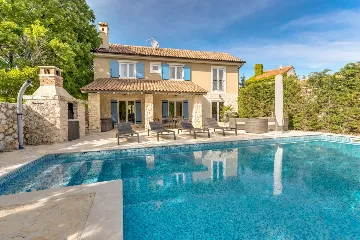 3-Bedroom House with Pool in Garica, Croatia