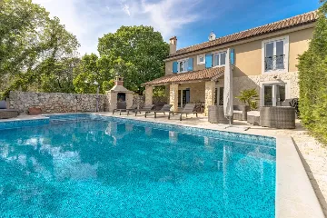3-Bedroom House with Pool in Garica, Croatia