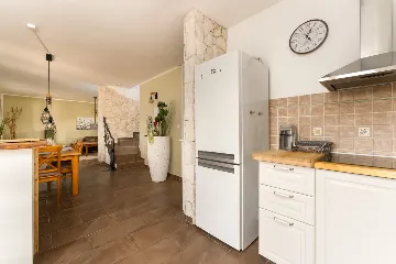 3-Bedroom House with Pool in Garica, Croatia