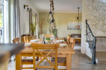 3-Bedroom House with Pool in Garica, Croatia