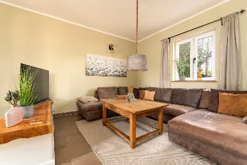 3-Bedroom House with Pool in Garica, Croatia