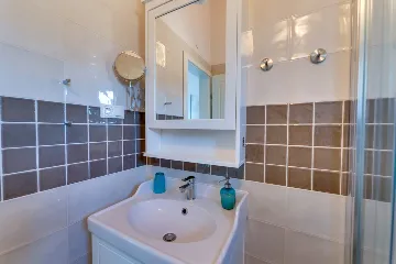 3-Bedroom House with Pool in Garica, Croatia