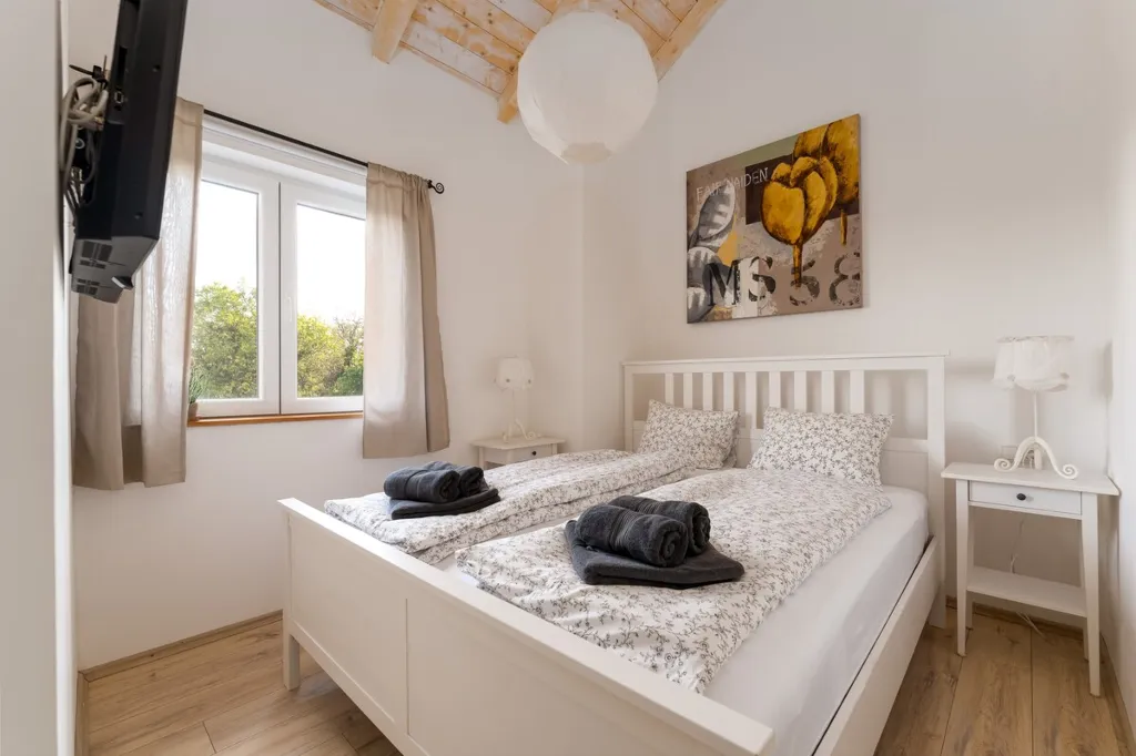 3-Bedroom House with Pool in Garica, Croatia