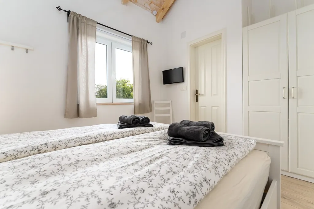 3-Bedroom House with Pool in Garica, Croatia