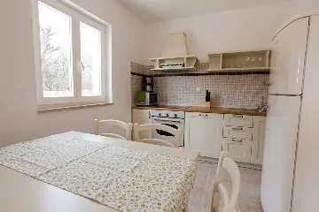 Villa with Pool and Fenced Courtyard in Kras