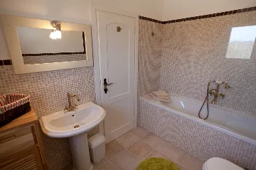 Villa with Pool and Fenced Courtyard in Kras