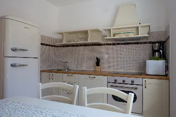 Villa with Pool and Fenced Courtyard in Kras