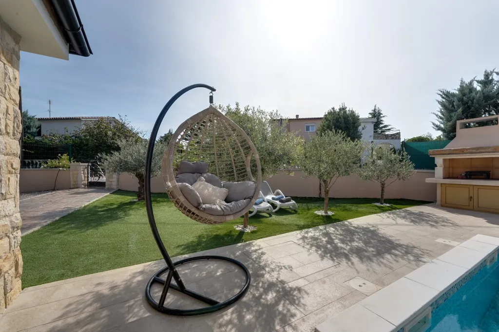 Villa with Pool in Pinezići for Up to 10 Guests