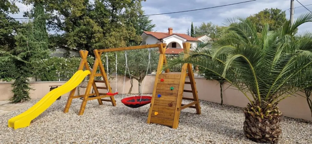 Villa with Pool in Pinezići for Up to 10 Guests