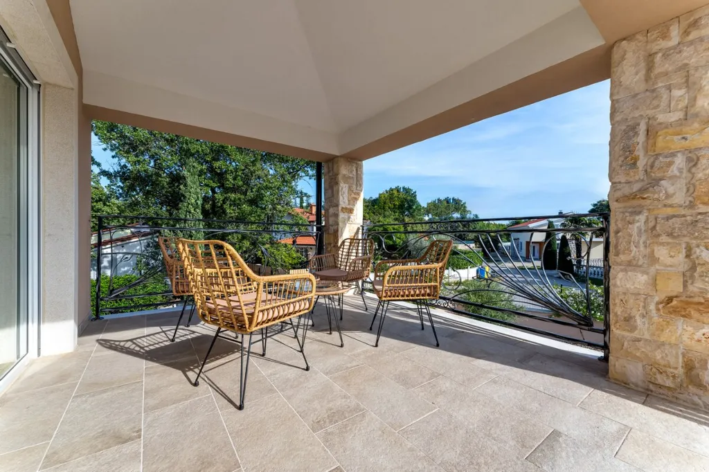 Villa with Pool in Pinezići for Up to 10 Guests
