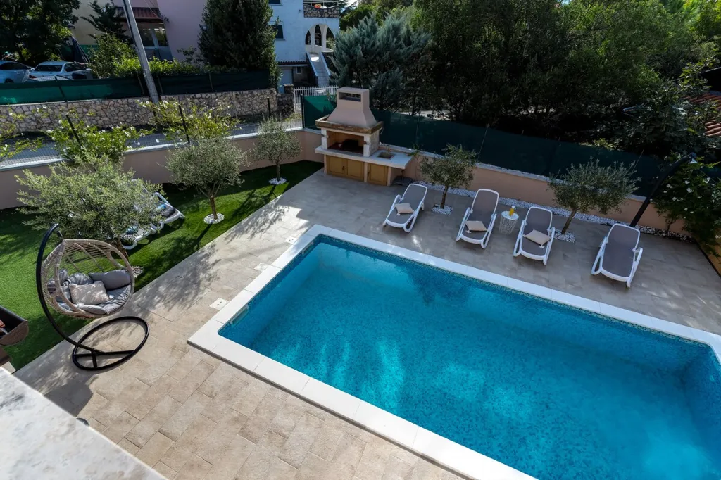 Villa with Pool in Pinezići for Up to 10 Guests