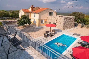 Vrh Villa with Private Pool for Up to 10 Guests
