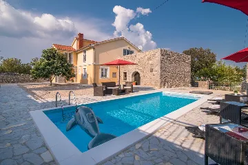 Vrh Villa with Private Pool for Up to 10 Guests