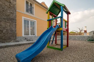 Vrh Villa with Private Pool for Up to 10 Guests