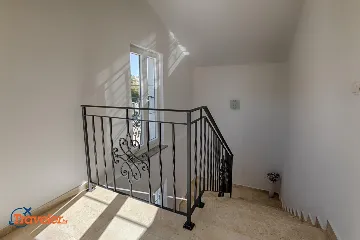 Vrh Villa with Private Pool for Up to 10 Guests