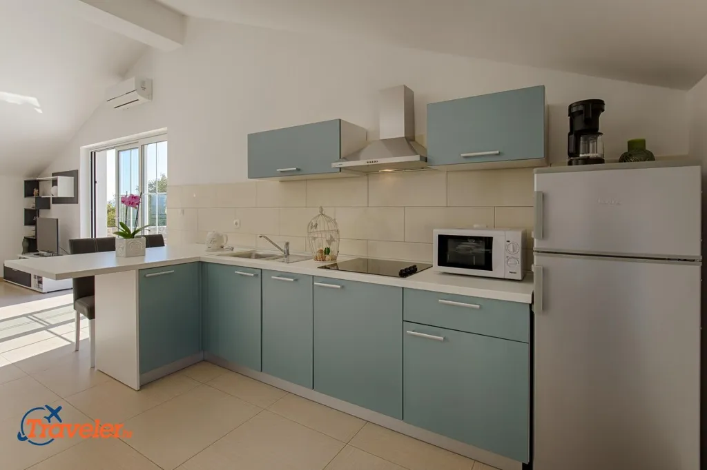 Vrh Villa with Private Pool for Up to 10 Guests