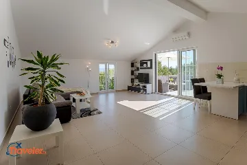 Vrh Villa with Private Pool for Up to 10 Guests