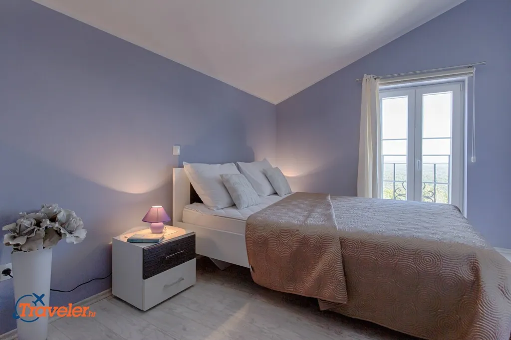 Vrh Villa with Private Pool for Up to 10 Guests