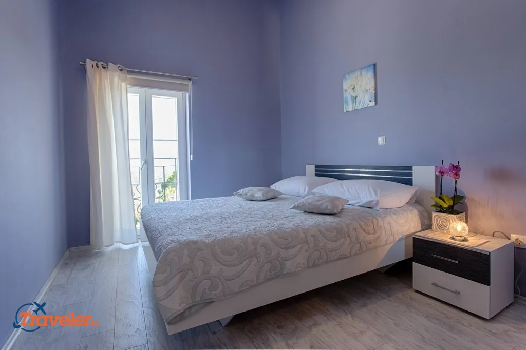 Vrh Villa with Private Pool for Up to 10 Guests
