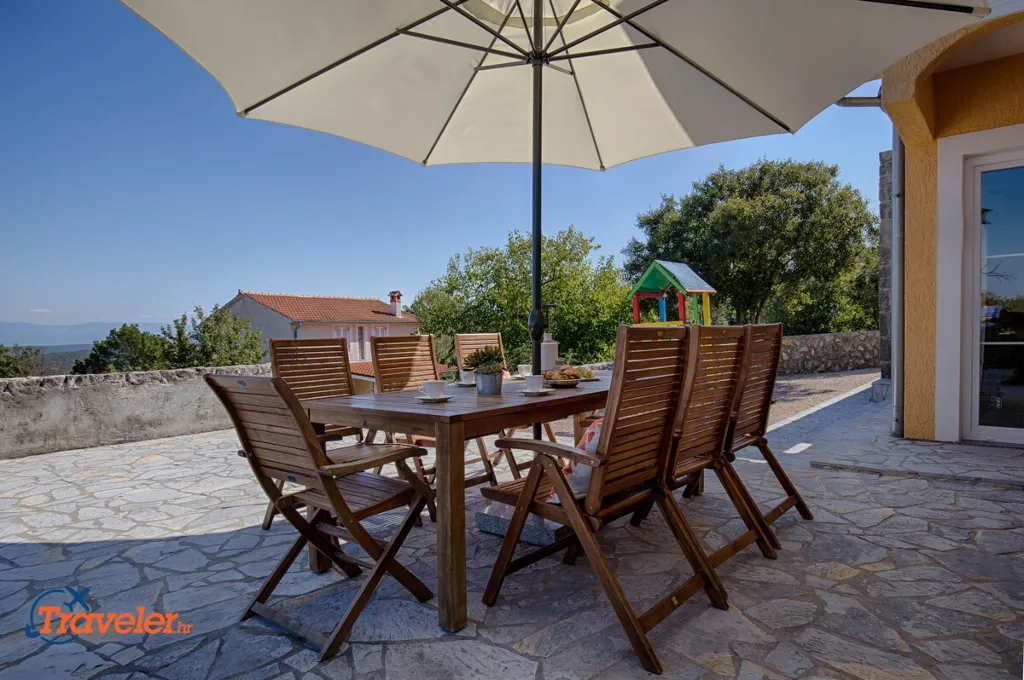 Vrh Villa with Private Pool for Up to 10 Guests