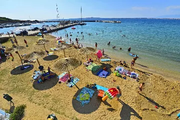 Modern 4-Bedroom House in Privlaka for 8 Guests