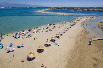 Modern 4-Bedroom House in Privlaka for 8 Guests