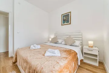 Modern 4-Bedroom House in Privlaka for 8 Guests