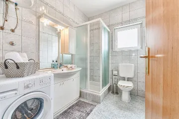 Modern 4-Bedroom House in Privlaka for 8 Guests